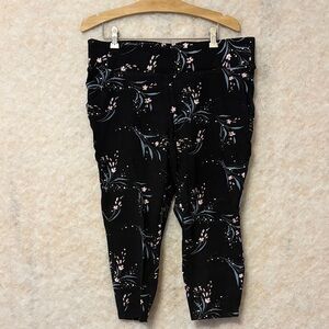 Torrid Black Floral capri pants